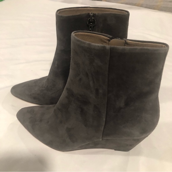 Donald J Pliner Suede JAE Ankle Boot Size 8M - Picture 3 of 12